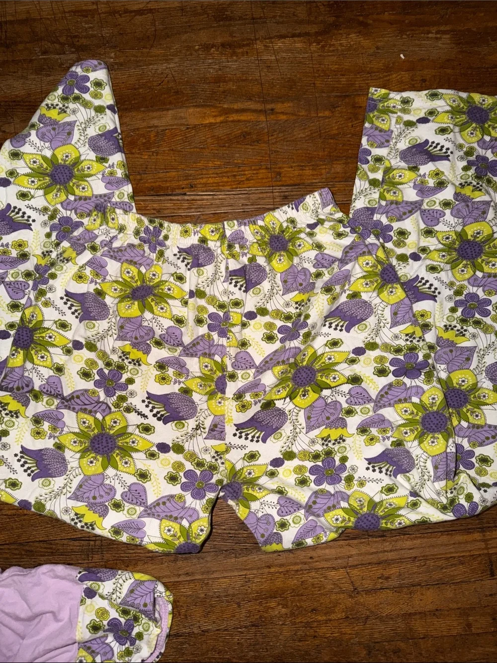No brand tags are
